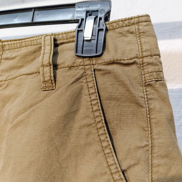 L.O.G.G. H&M Sz 6 Khaki Cargo Cuffed Shorts - Picture 5 of 9